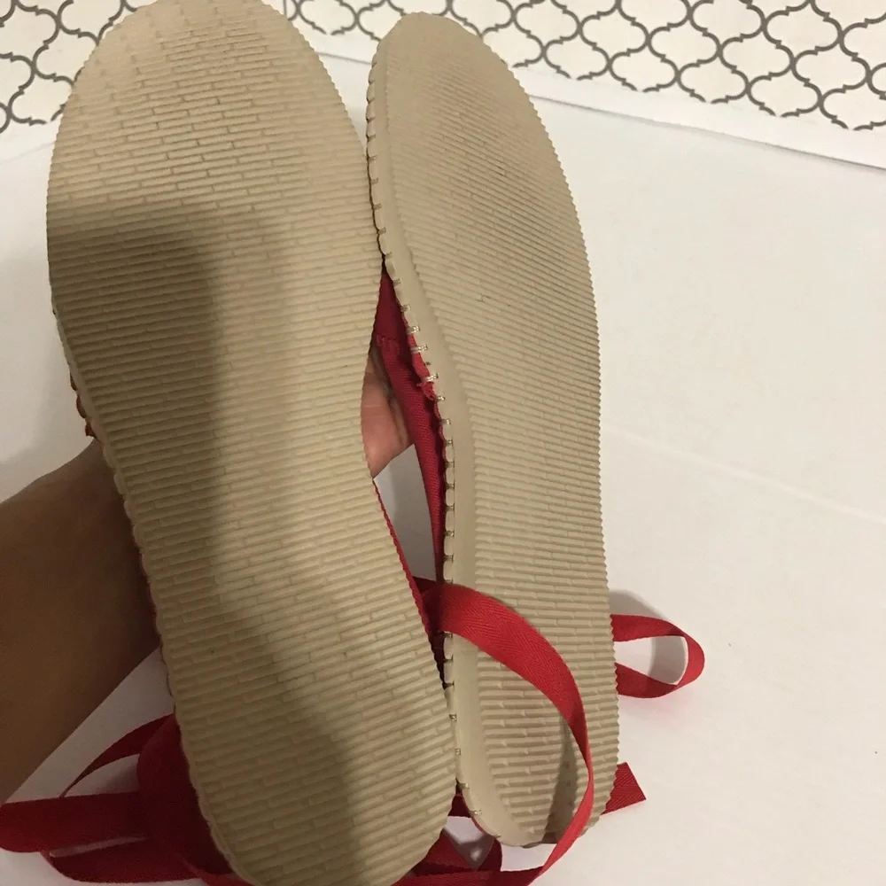 NWOT Havaianas Women's Red Canvas Espadrille Tie-Up Flat Size 10